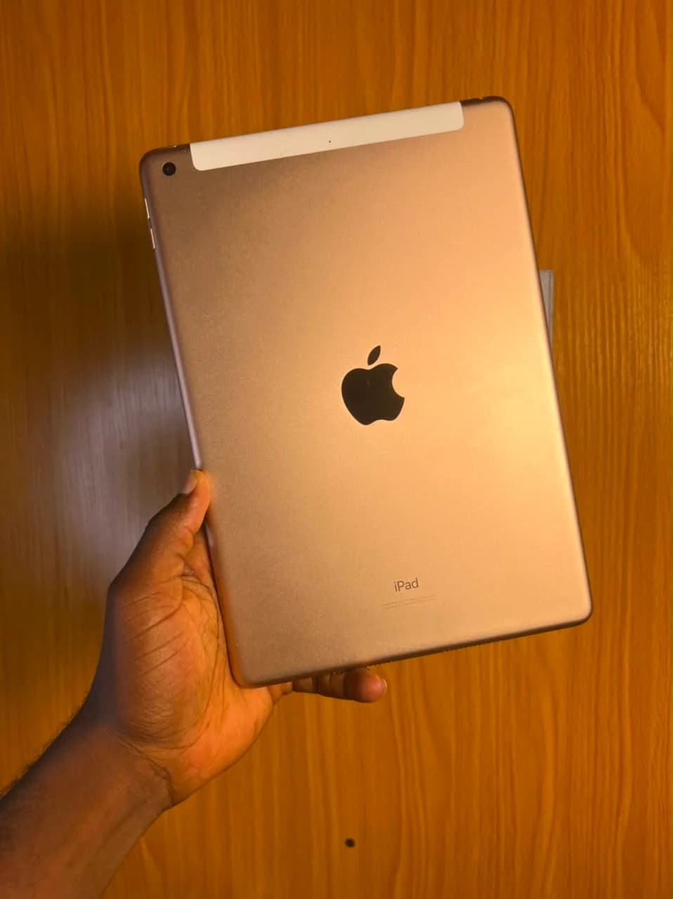 Apple iPad (8th Generation) 10.2-inch Wi-Fi + Cellular - Gold